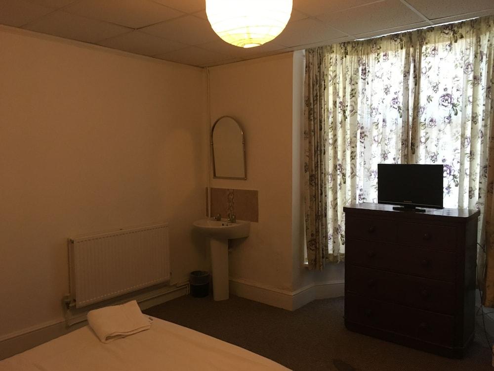 The Canberra Guest House - Room