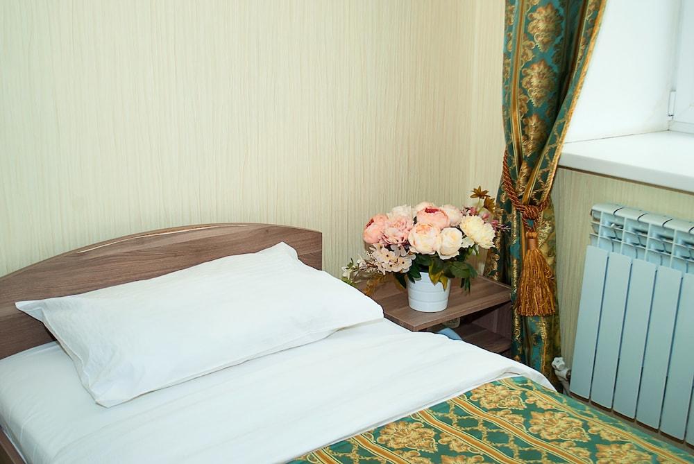 Hotel Suvorov - Room