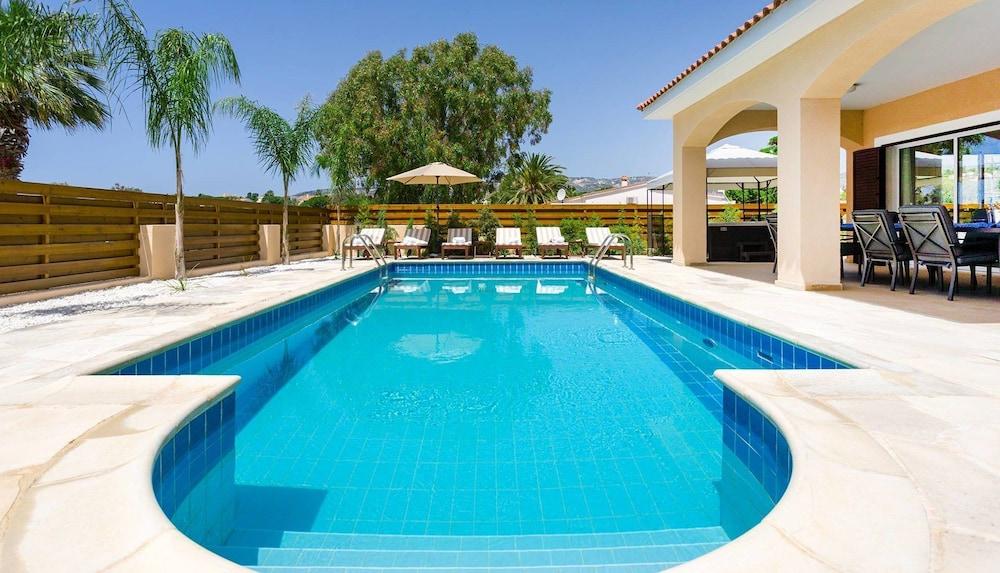 Villa Sapphire - Outdoor Pool