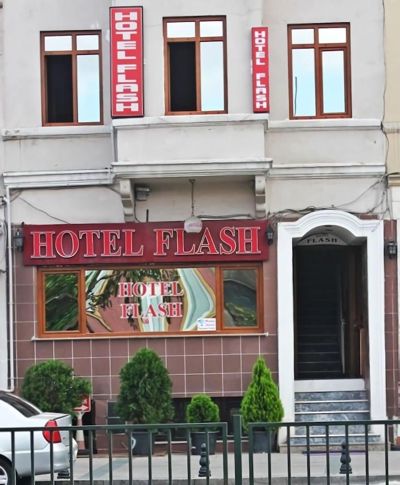 Hotel Flash - Featured Image