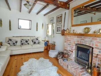 Croft Cottage - Living Room