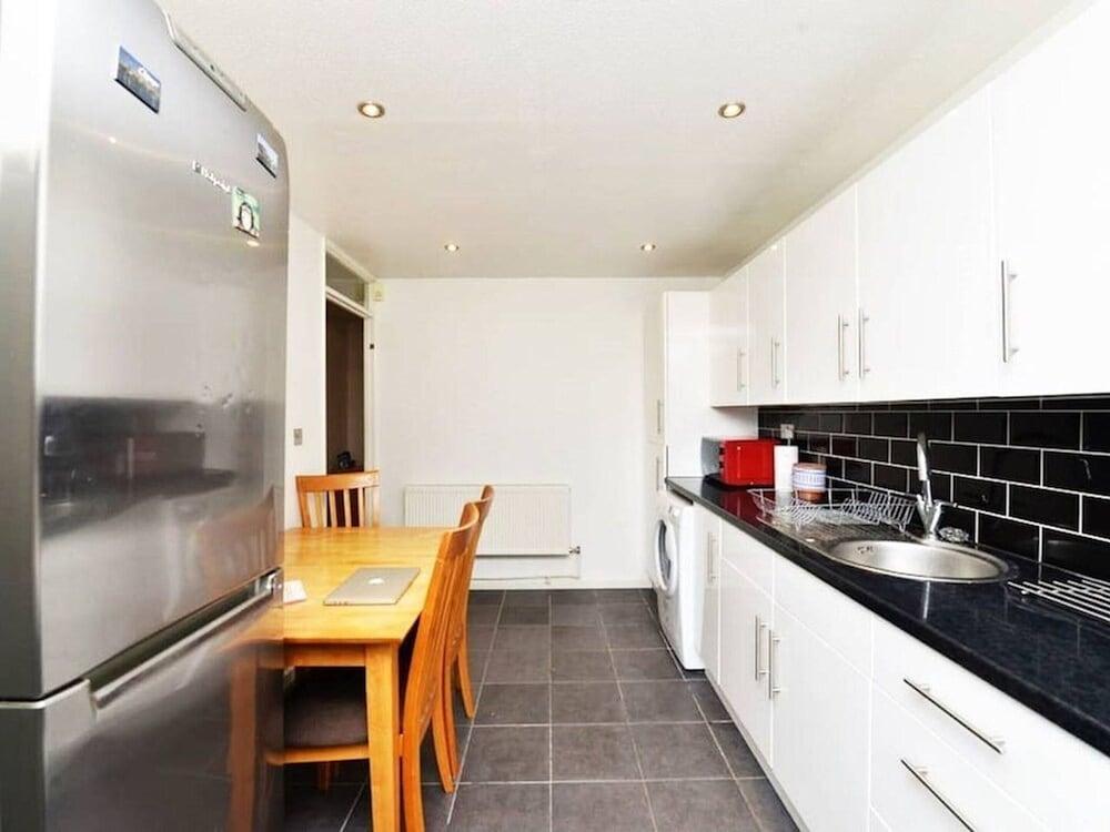 Double Room, Amazing and Cozy Near Kennington - Shared Kitchen