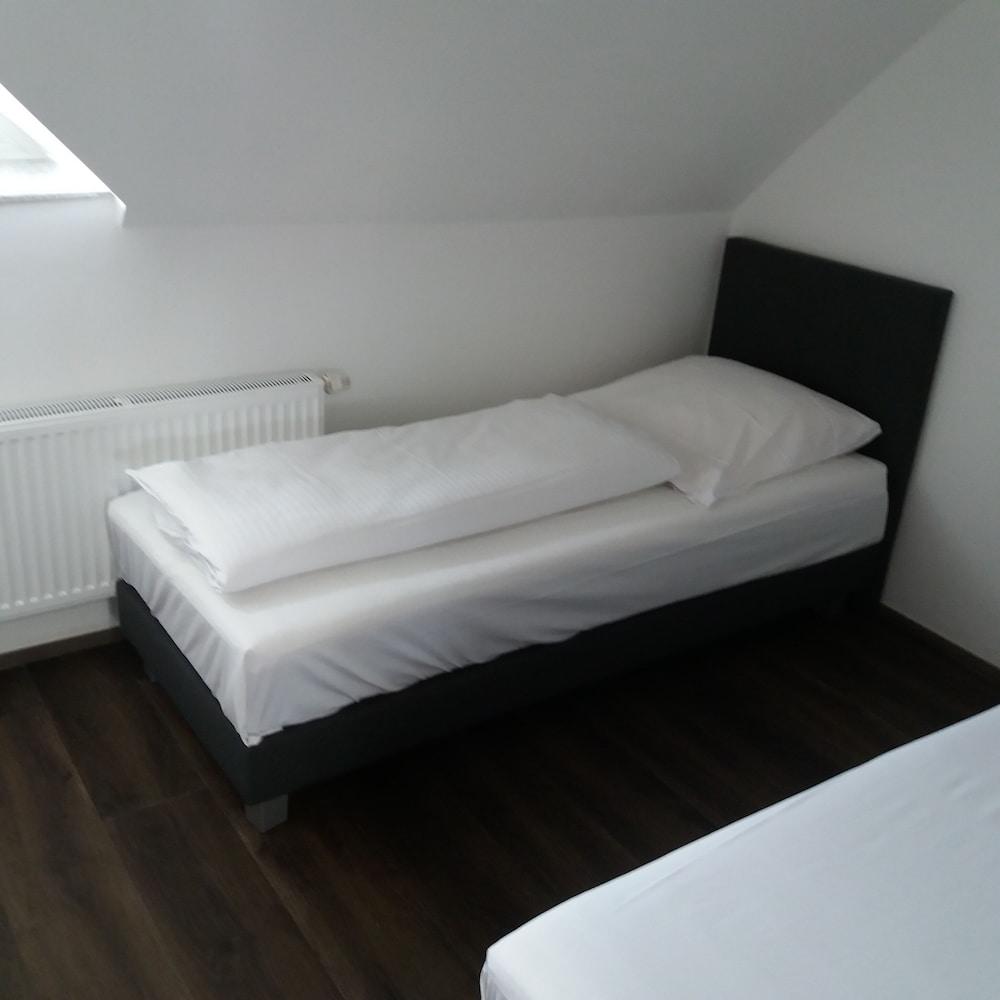 Hotel Aichtaler Hof - Room