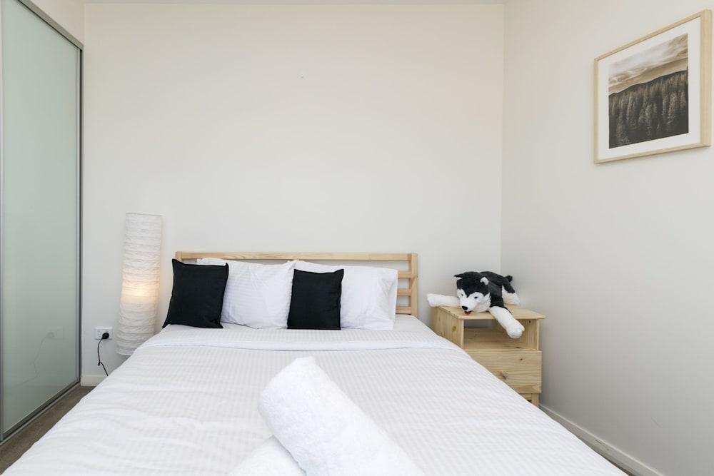 Cozy Home in Parramatta CBD - Room