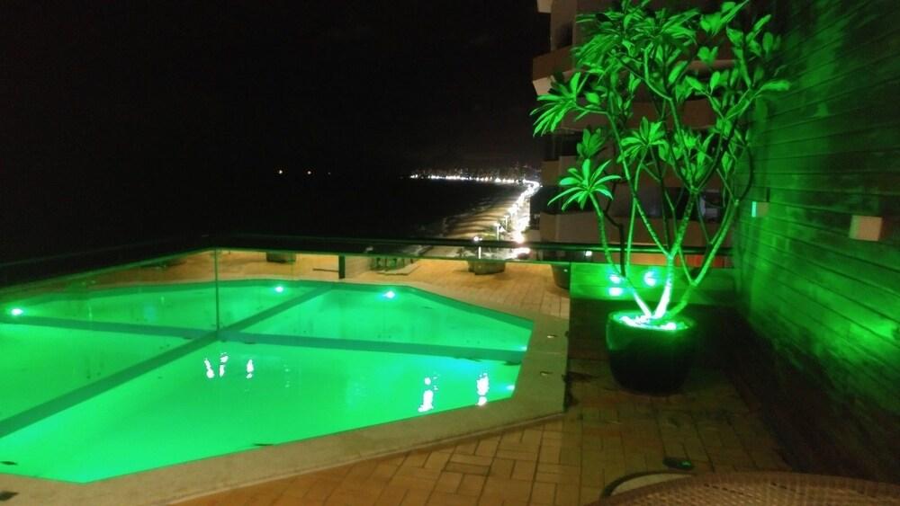 Cobertura LUXO beira mar Boa Viagem - Rooftop Pool