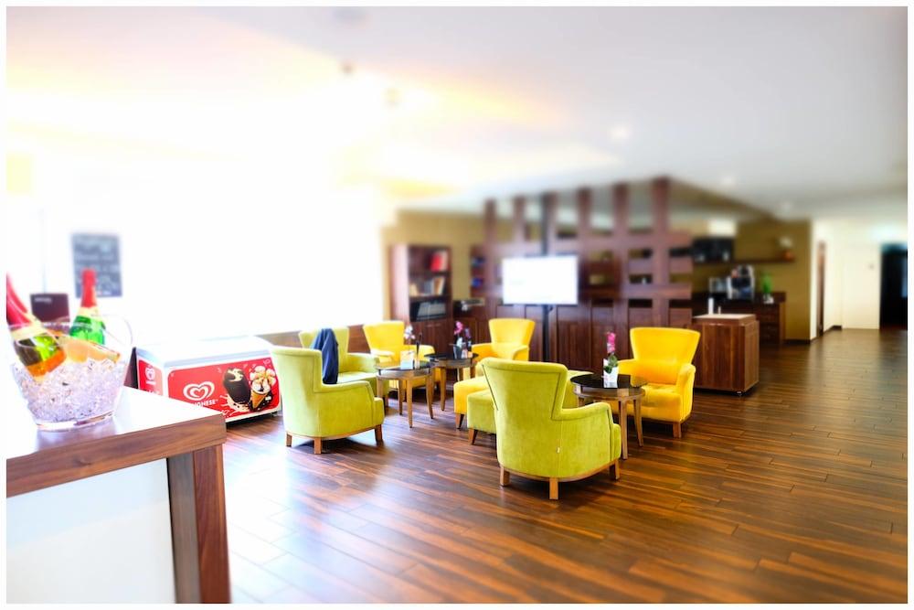 Motel Plus Berlin - Lobby Lounge