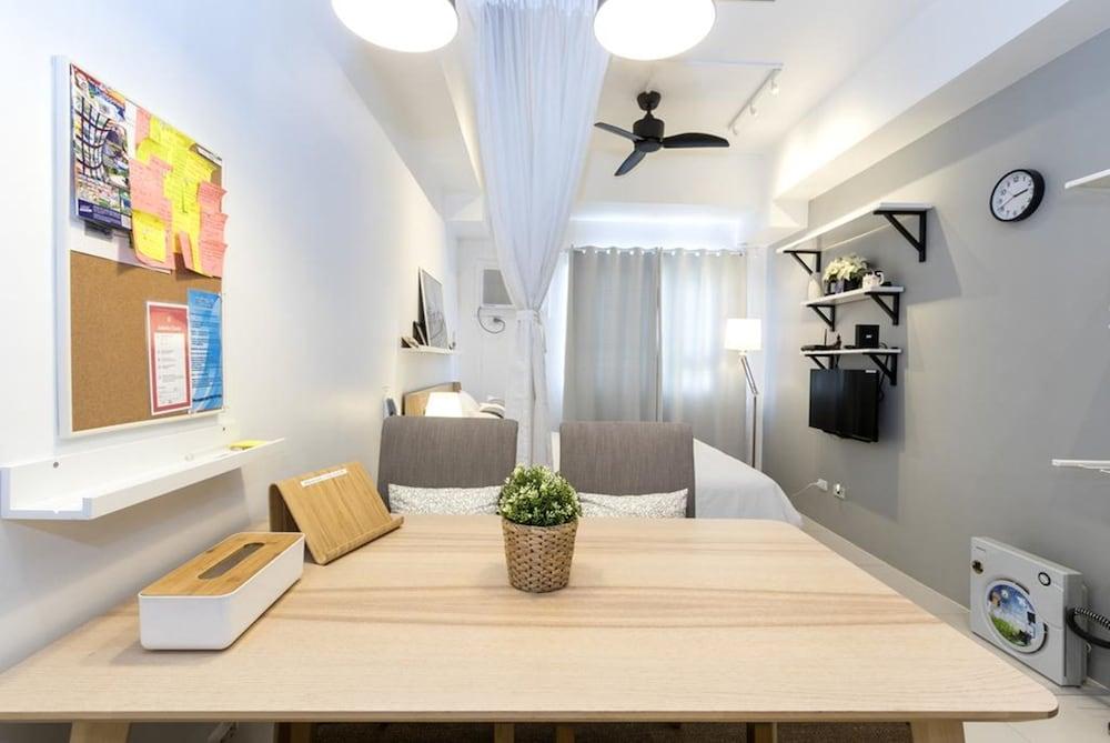 Scandinavian Studio at The Pearl Place - Room