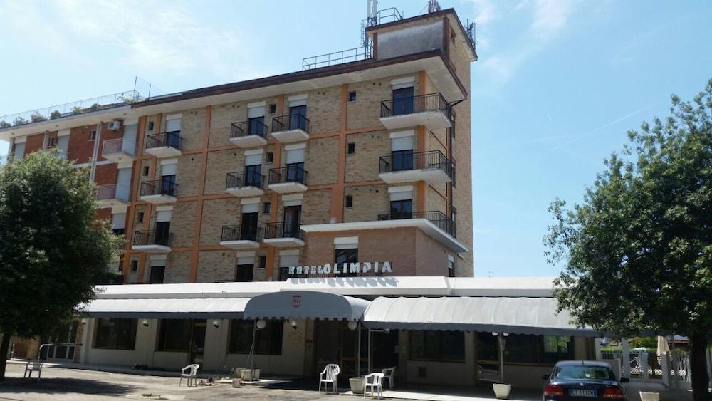 Hotel Olimpia - Featured Image