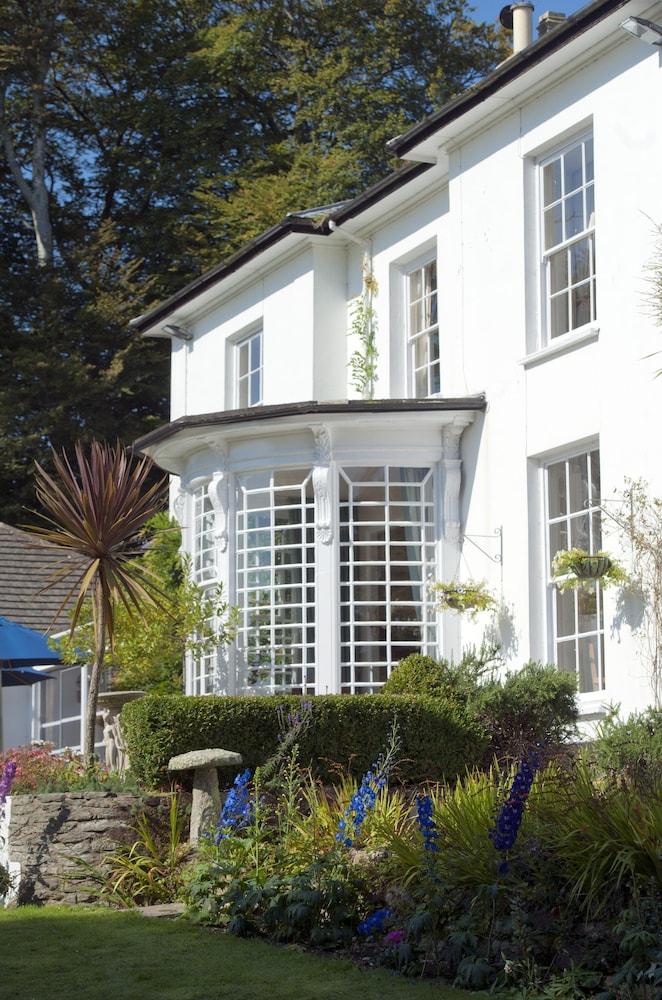 Penmere Manor Hotel - Exterior detail
