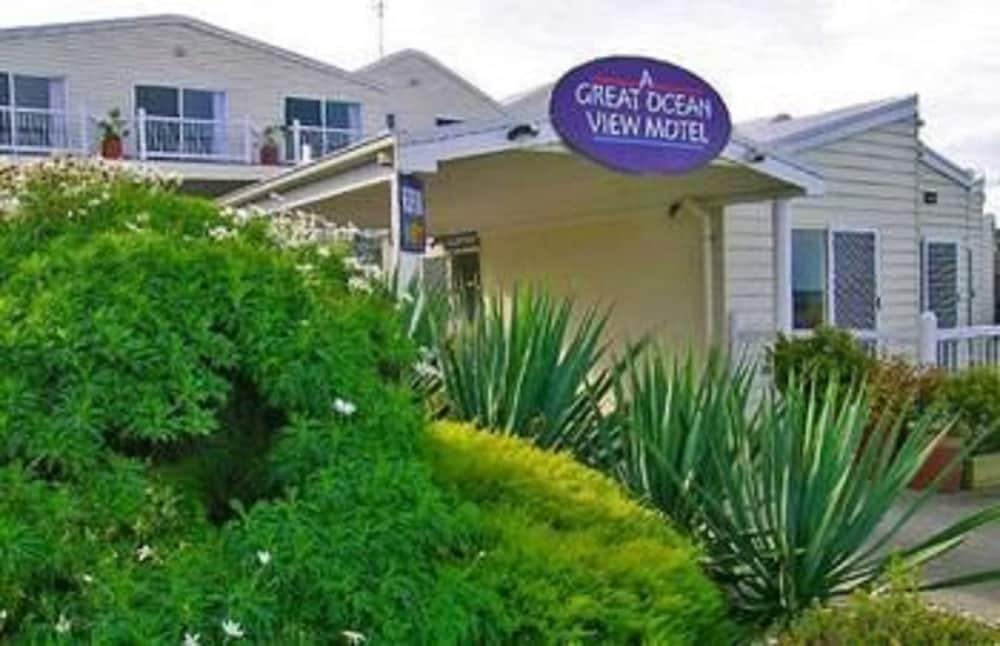 A Great Ocean View Motel - Featured Image