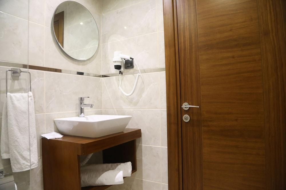 Camlicesme Hotel - Bathroom Sink