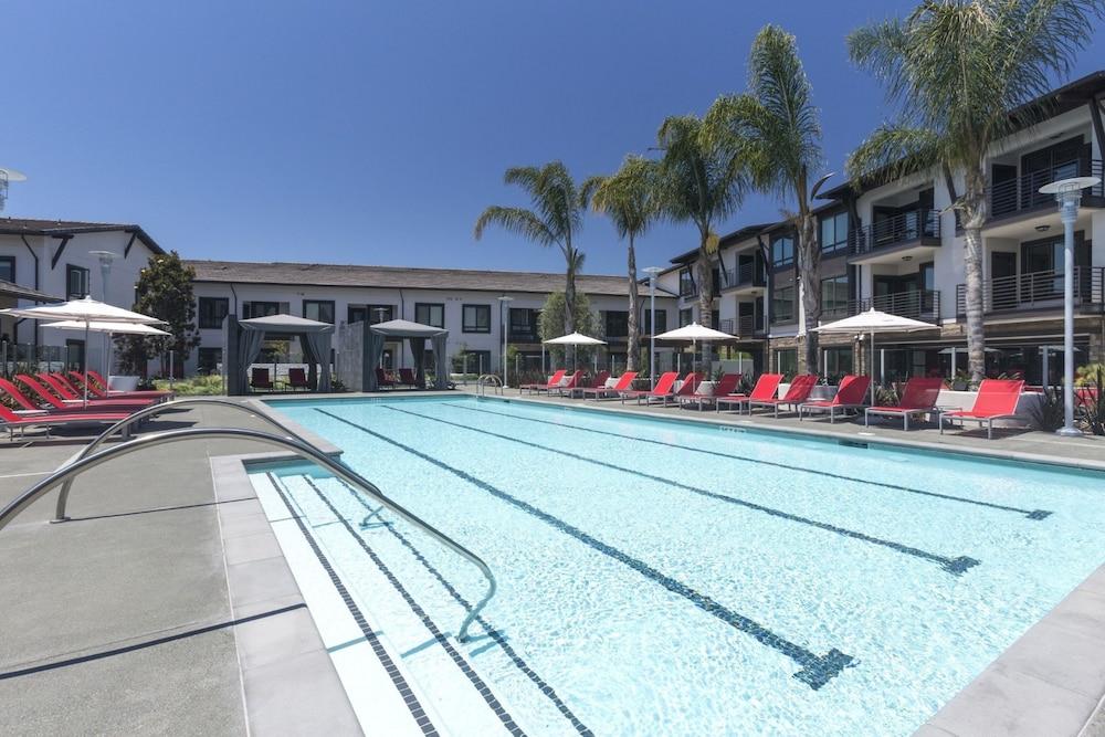 Global Luxury Suites Sunnyvale North - Outdoor Pool