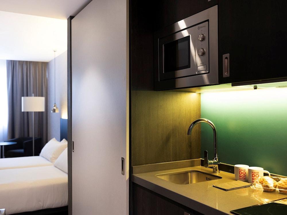 HG City Suites Barcelona - Room