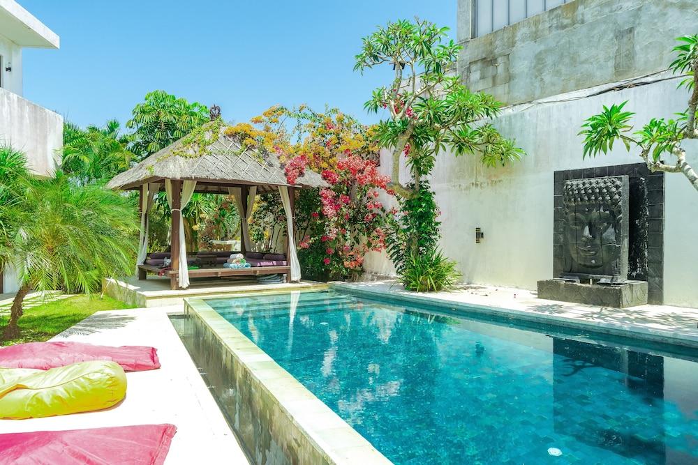 Orchid Paradise Bukit Villa - Private Pool