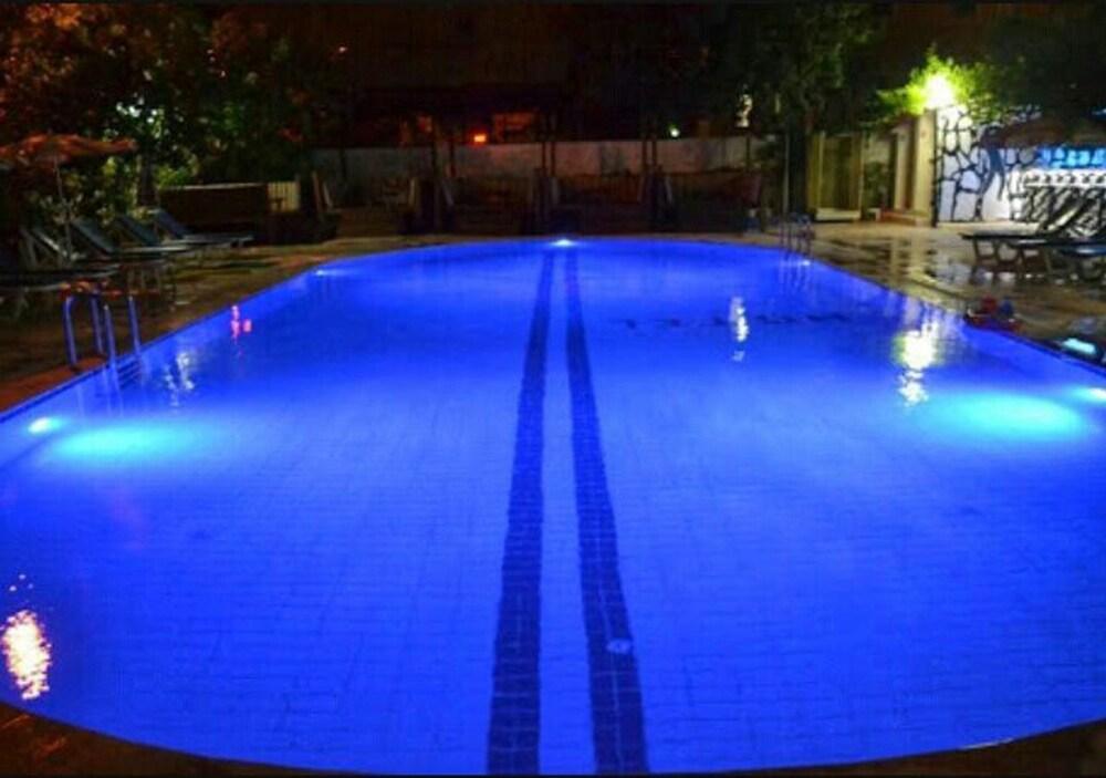 Nicholas Garden Hotel - Outdoor Pool