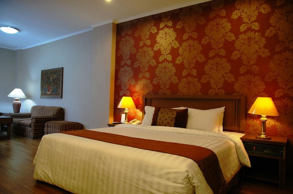 Riyadi Palace Hotel - Room