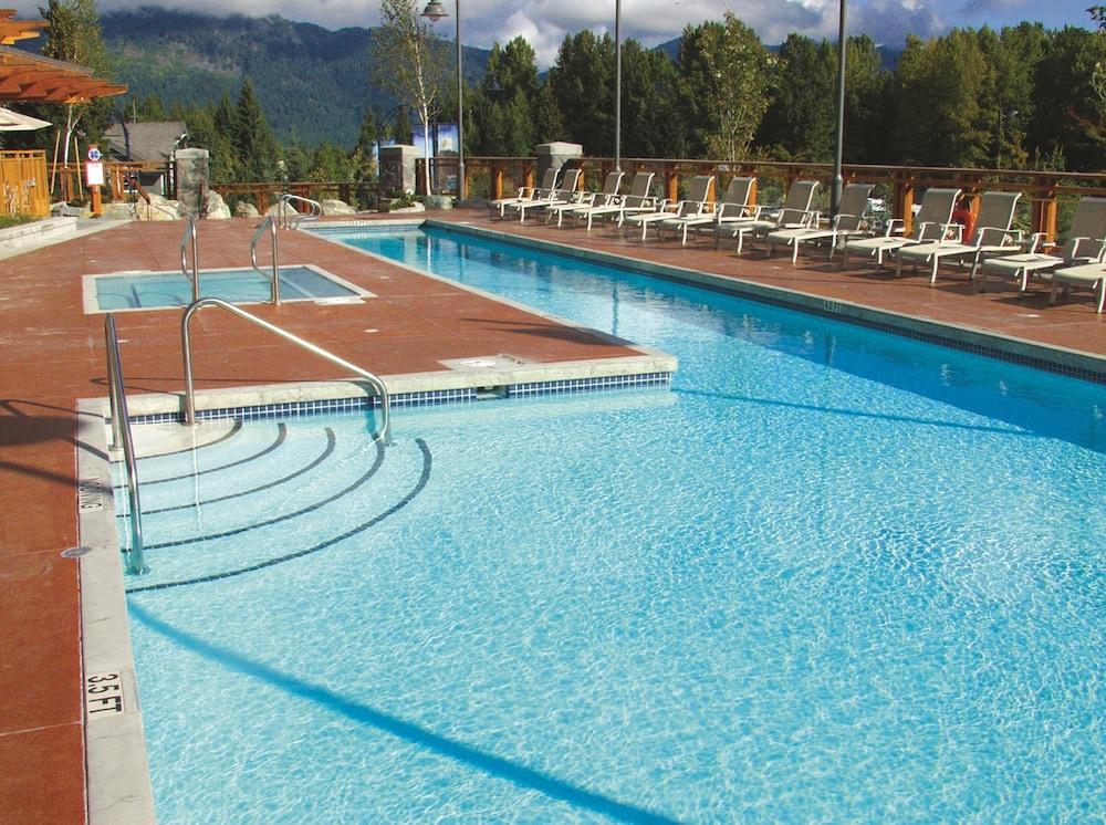 Pan Pacific Whistler Village Centre - Outdoor Pool