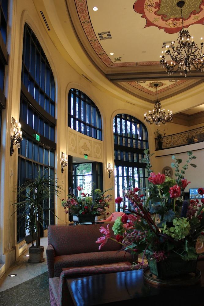 Argosy Casino Hotel And Spa - Lobby Sitting Area