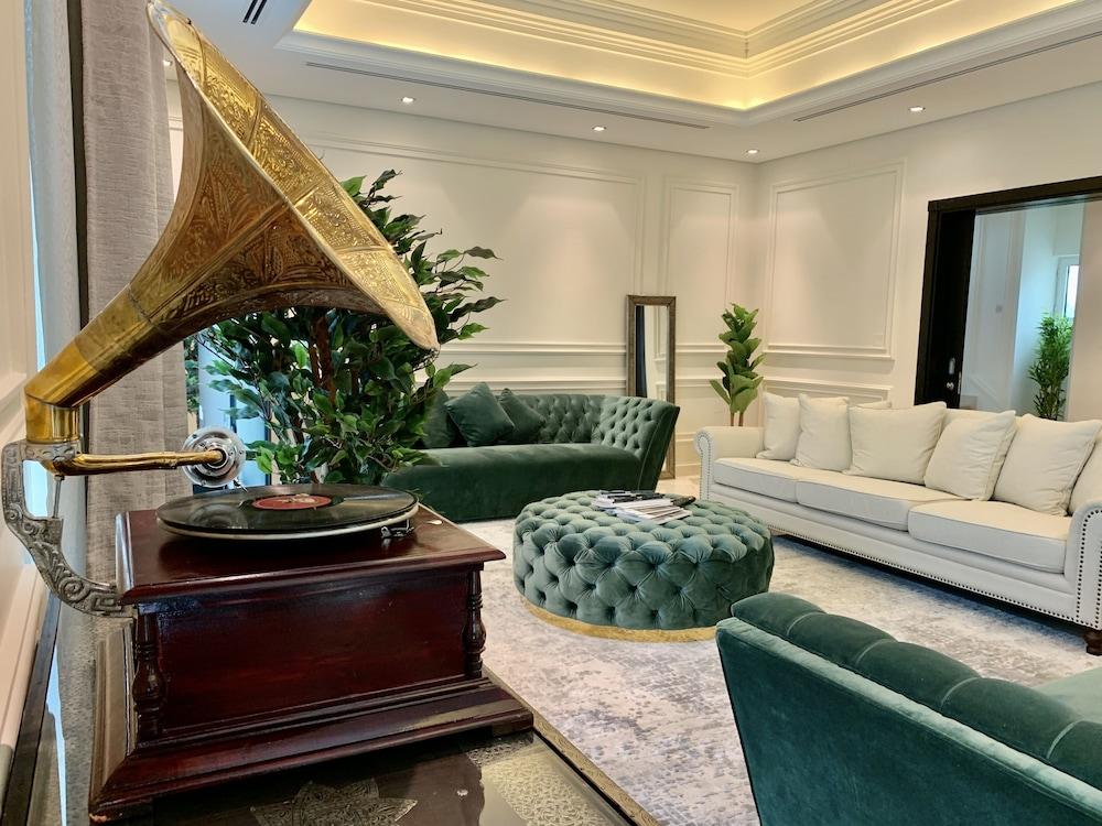 Luxurious 4b Villa With Garden Al Furjan - Interior