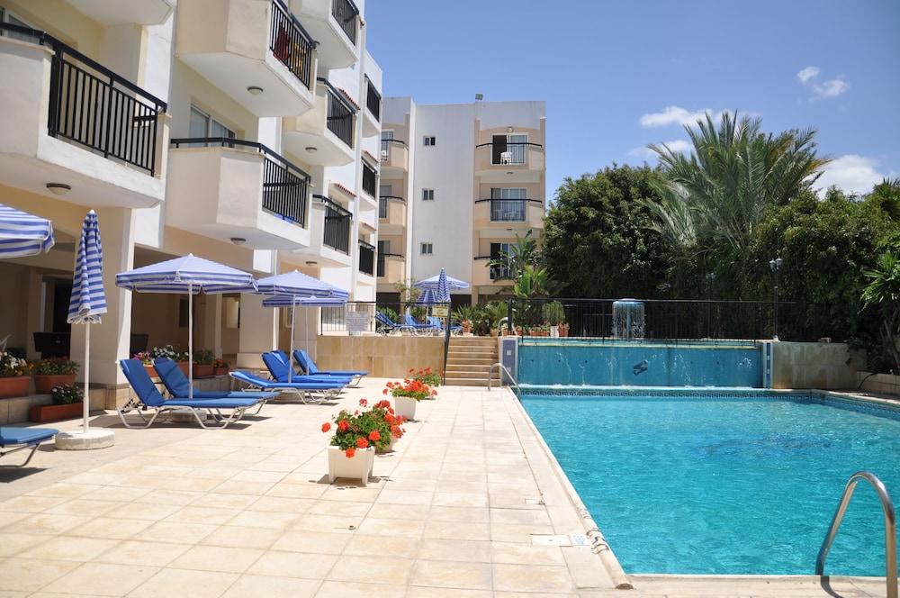 Mariela Hotel Apartments - Outdoor Pool