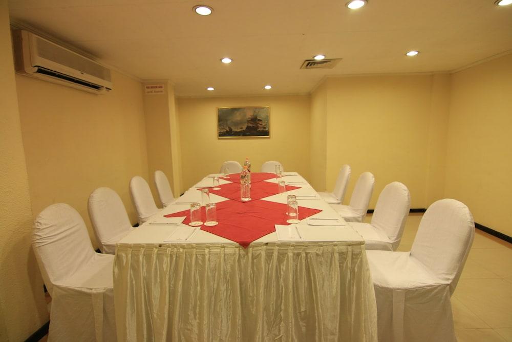 Westway Hotel Calicut - Meeting Facility