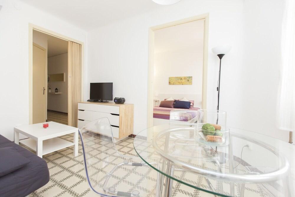 Stay Barcelona Apartments Plaza España - Living Room