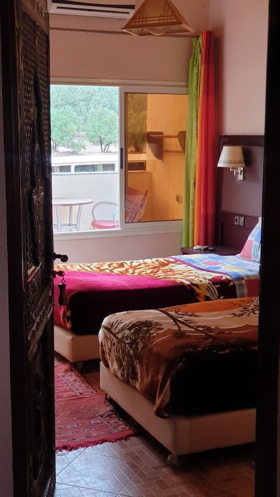 Hotel Amalou Imouzer Ida Outanan - Room