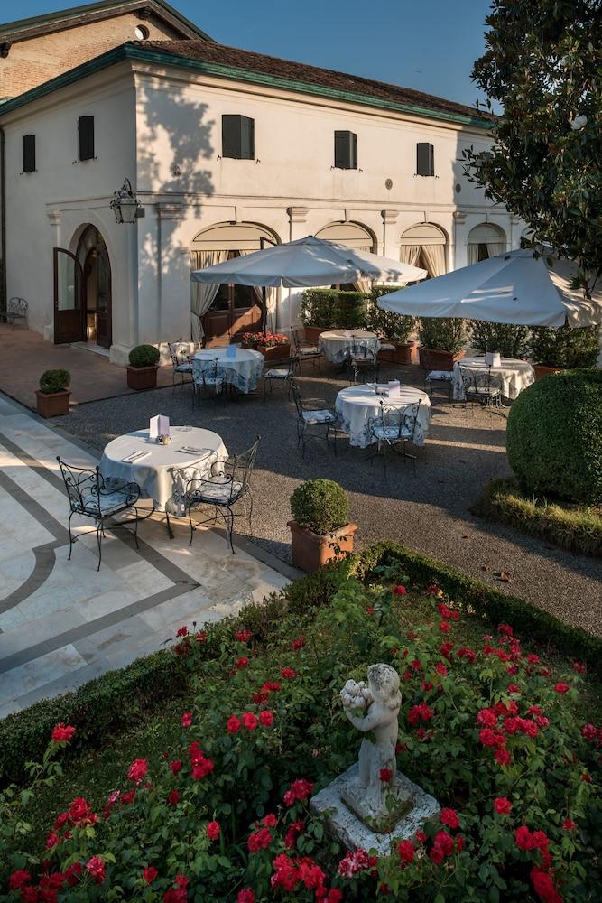 Hotel Villa Franceschi - BBQ/Picnic Area