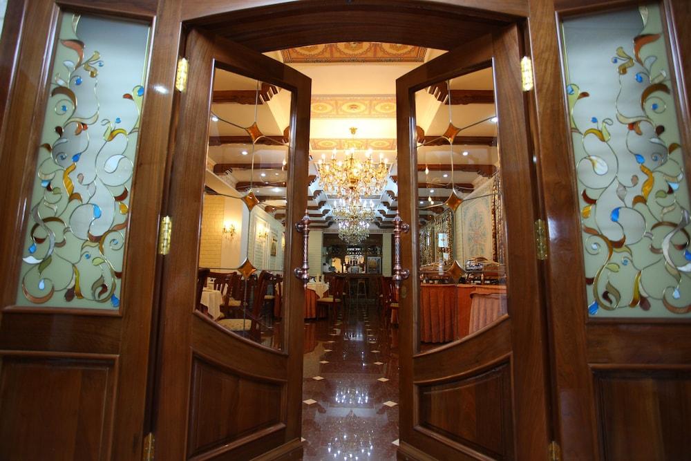 Hotel Grand Samarkand Superior A - Interior Detail