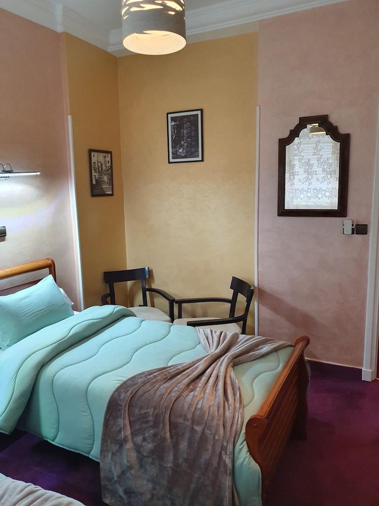 Ambassy Hôtel - Room