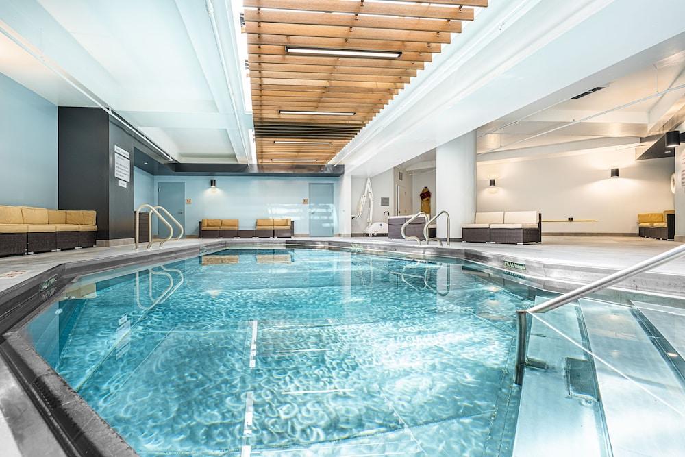 Embassy Suites by Hilton Indianapolis Downtown - Indoor Pool