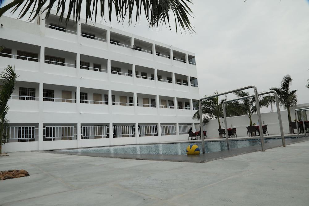 Ganesh Beach Resort - Pool