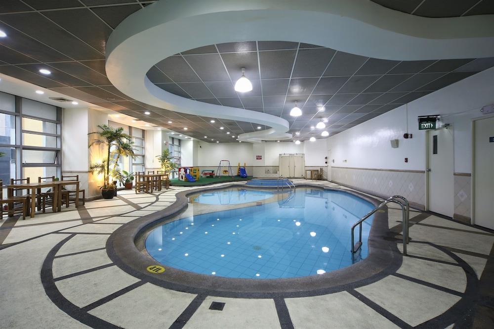 إنفينيتي تاور سويتس - Indoor Pool