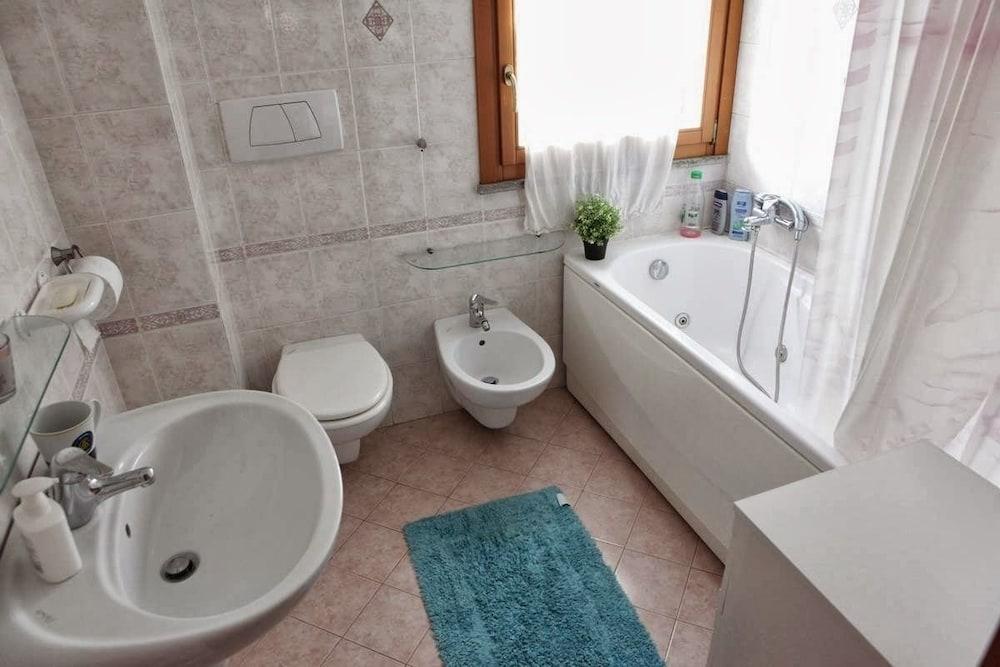 Villa dei Sogni - Bathroom