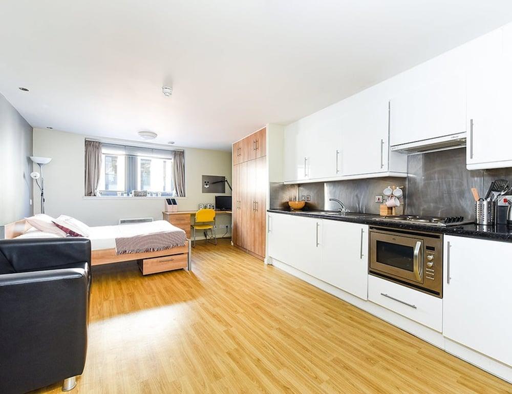Lady Nicolson Court - Campus Accommodation - Private Kitchen
