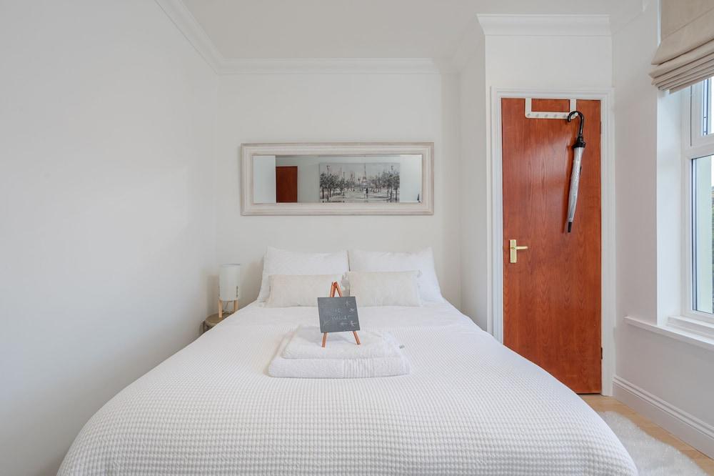 Luxury Granada Apartments - Interior