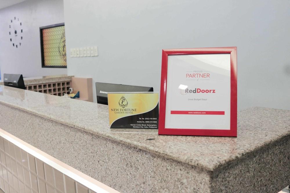 RedDoorz Premium @ Wireless Mandaue Cebu - Reception