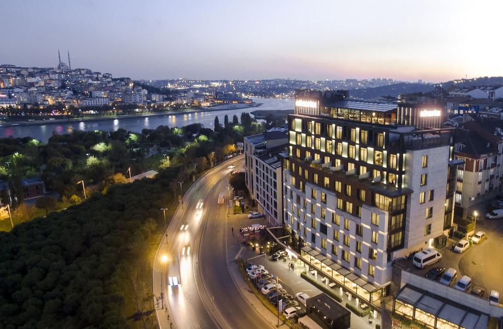 Mövenpick Hotel Istanbul Golden Horn - Exterior
