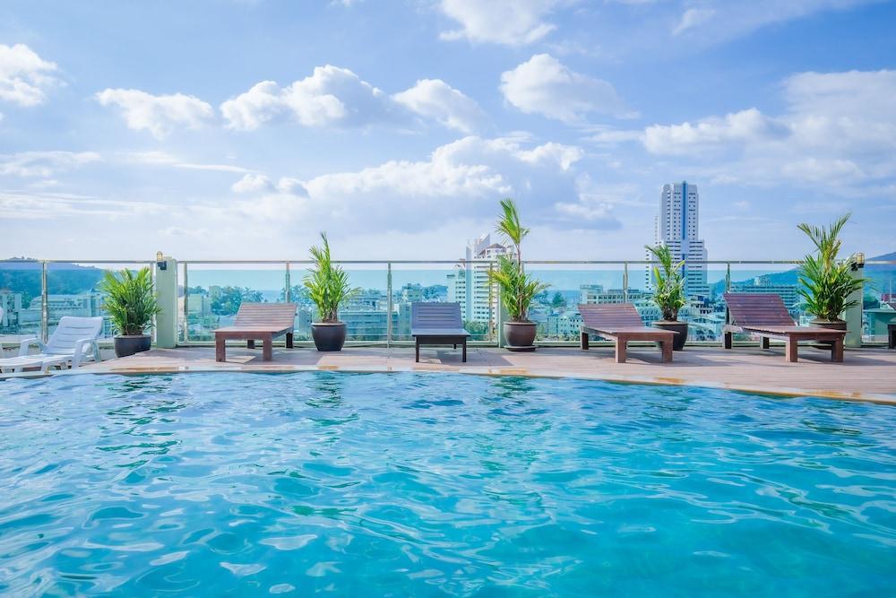 Add Plus Hotel & Spa - Rooftop Pool