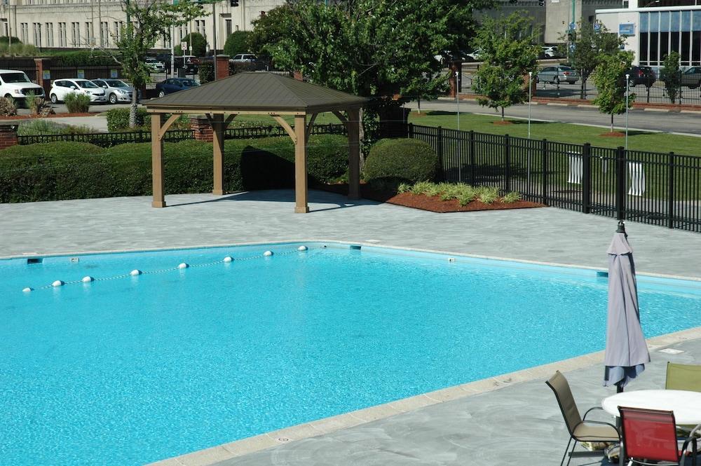 Wyndham Garden Norfolk Downtown - Outdoor Pool