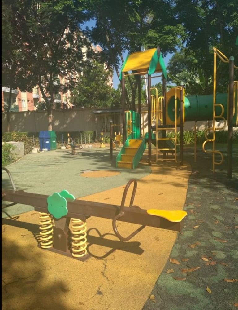 جان هاوس شاتو إليسي - Children’s Play Area - Outdoor