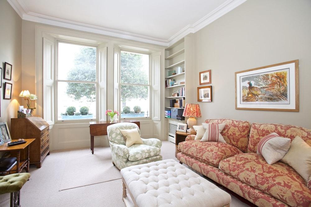 A Place Like Home - Elegant flat in South Kensington - Featured Image