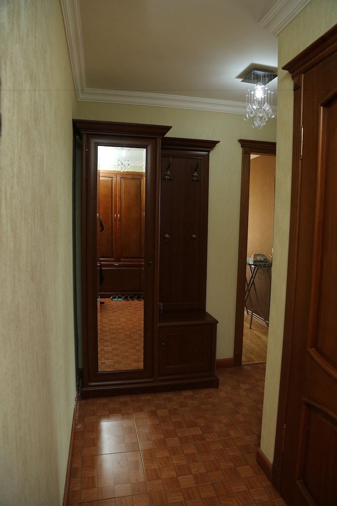 Apartment on Heydar Aliyev Ave - Lobby