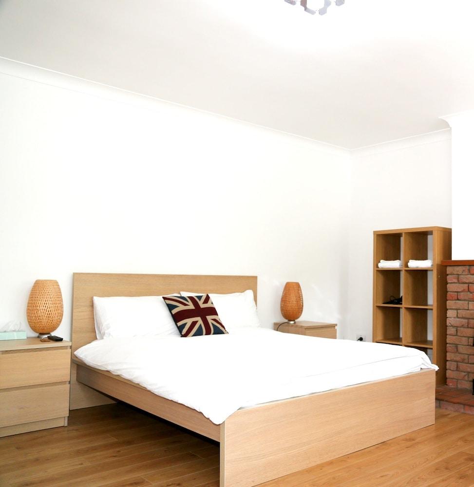 Heathrow LHR Apartments - Featured Image