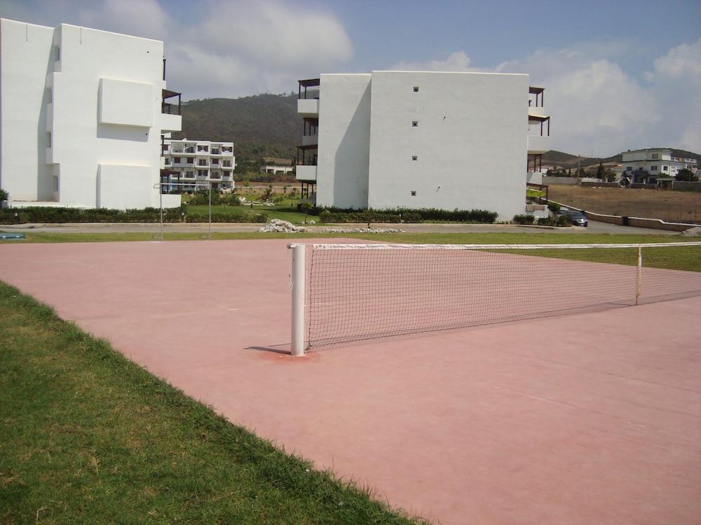 دار وردة - ريزيدونس ميرادور غولف - Tennis Court