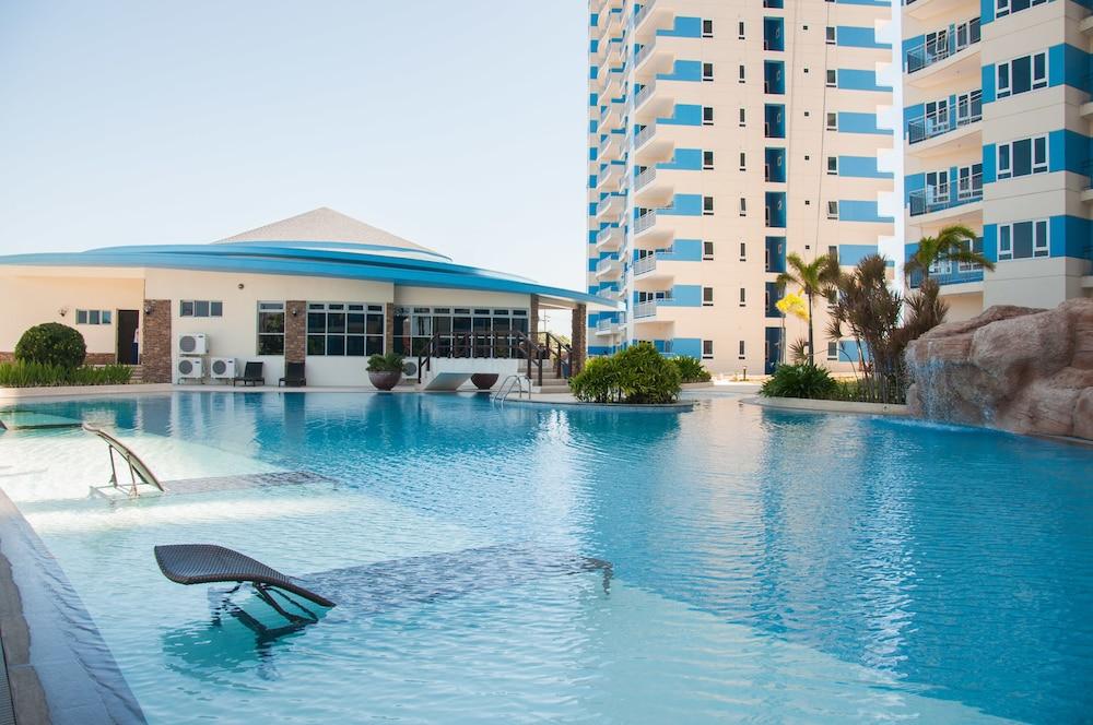 Mactan Seaside Apartments - Pool