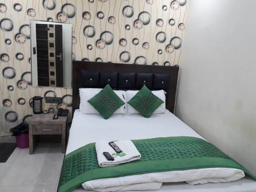 Hotel Marwari - Room