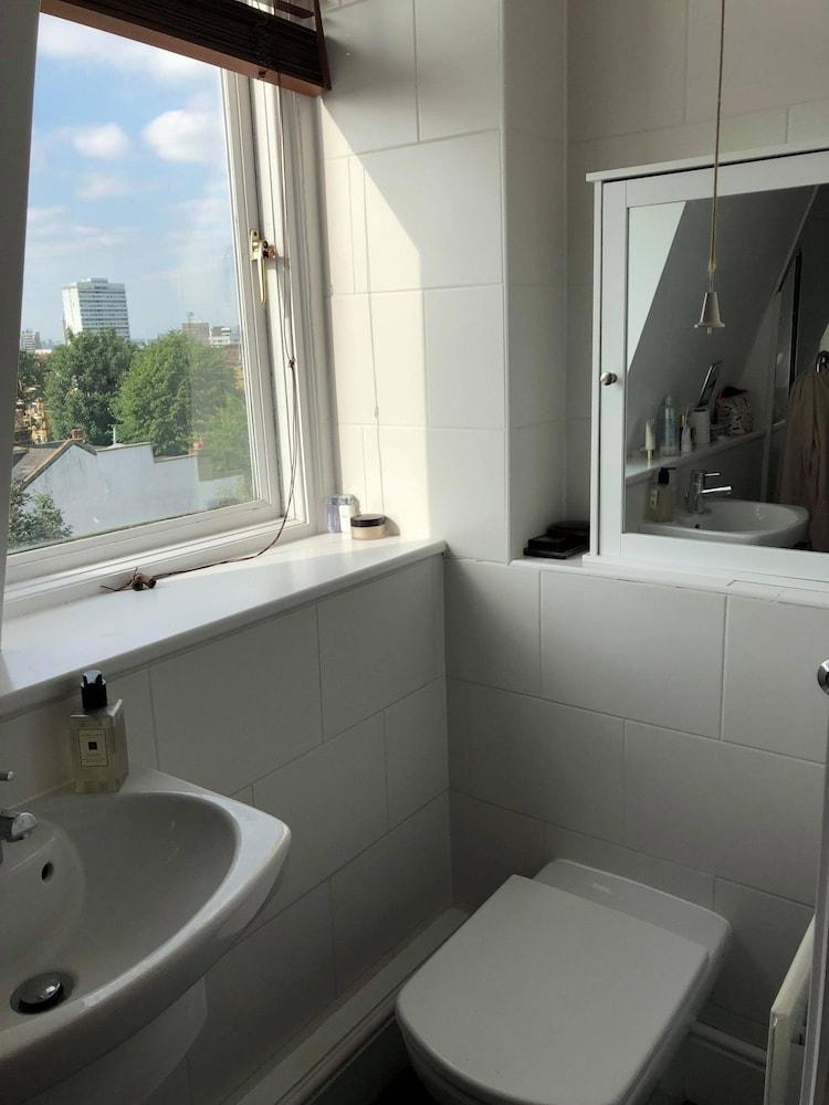 Eson2 - Stylish Apartment near Clapham - Bathroom