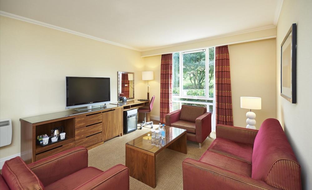 Hilton Maidstone Hotel - Living Area