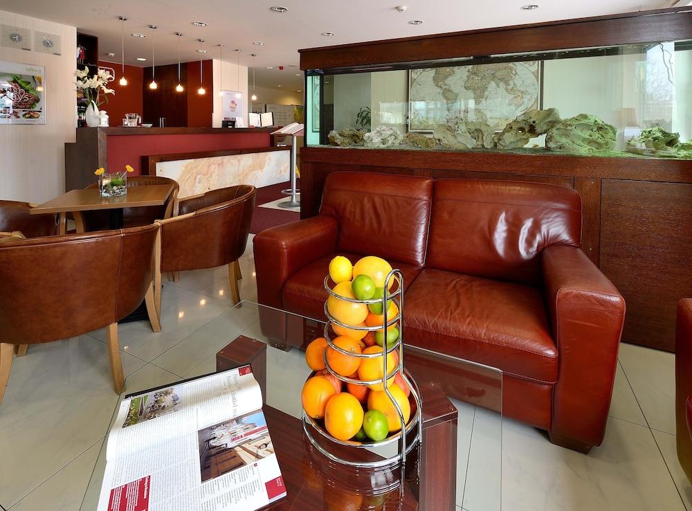 Premium Business Hotel Bratislava - Lobby Sitting Area